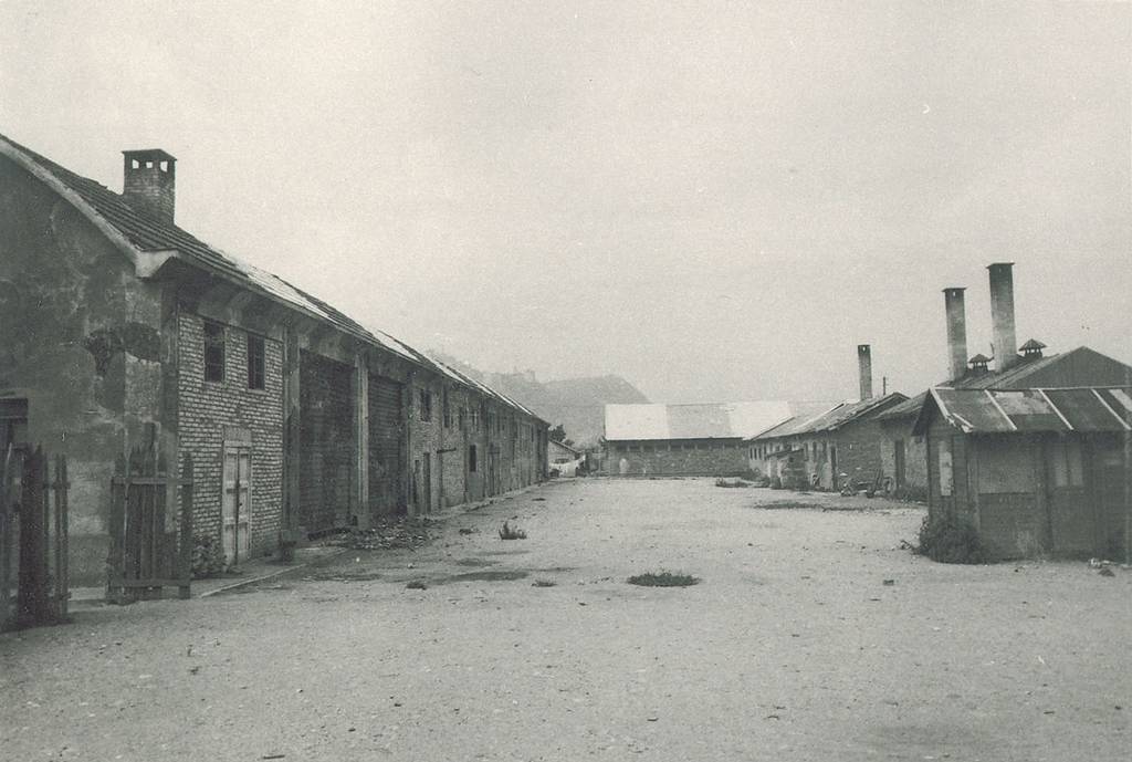 View of the former staging camp at Bolzano, picture taken in 1945 or 1946. The Bolzano camp was established in 1943 and became operational in spring of 1944. When the Fossoli camp was dissolved in August 1944, it became the most important staging post for Italian prisoners. A total of approximately 11.000 individuals were deported to the concentration- and extermination camps of the Reich via Bolzano. (photo credits: Archive Zeitgeschichtemuseum Ebensee, Collection Hilda Lepetit)
