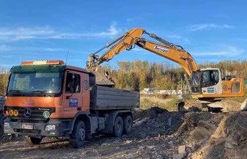 Räumungsarbeiten am ehemaligen Appellplatz Gusen